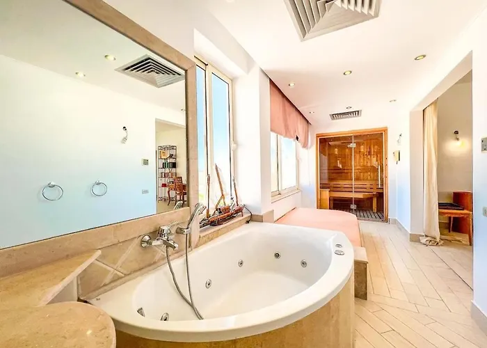 Light & Airy Spacious Soma Bay Marina 3br W Sauna & Hot Tub
