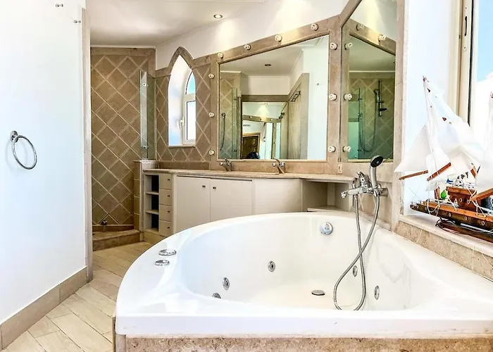 Light & Airy Spacious Soma Bay Marina 3br W Sauna & Hot Tub *
